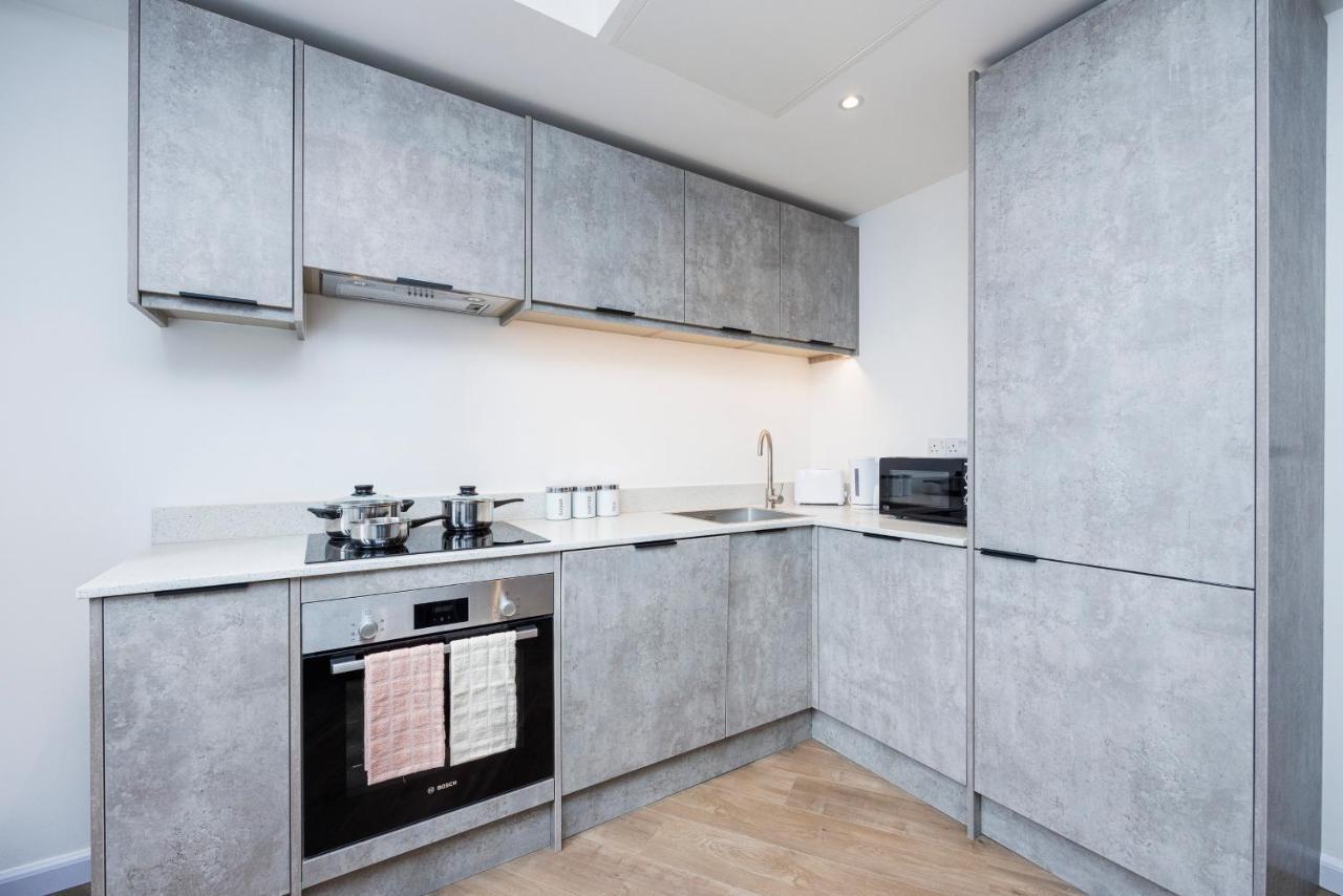 Cresta House - Modern Apartments ルートン エクステリア 写真