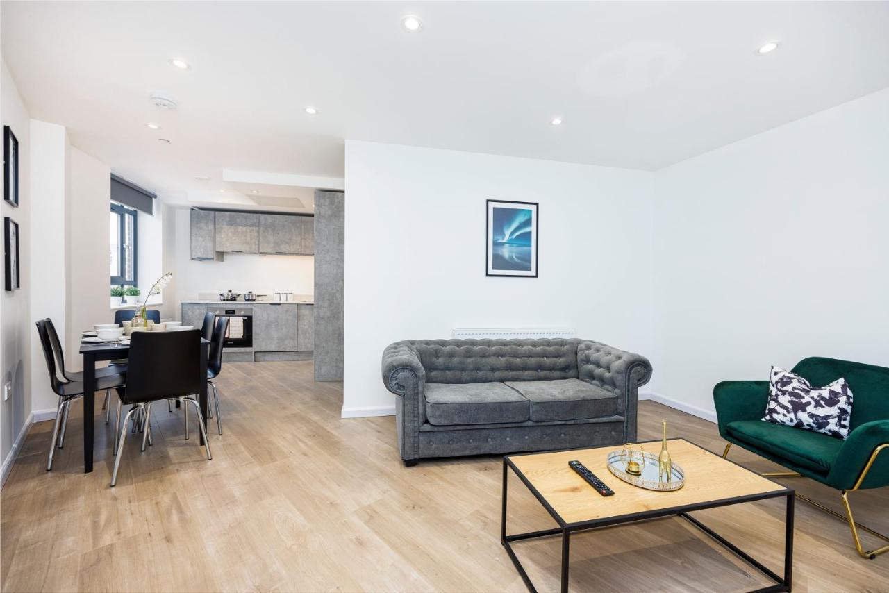 Cresta House - Modern Apartments ルートン エクステリア 写真
