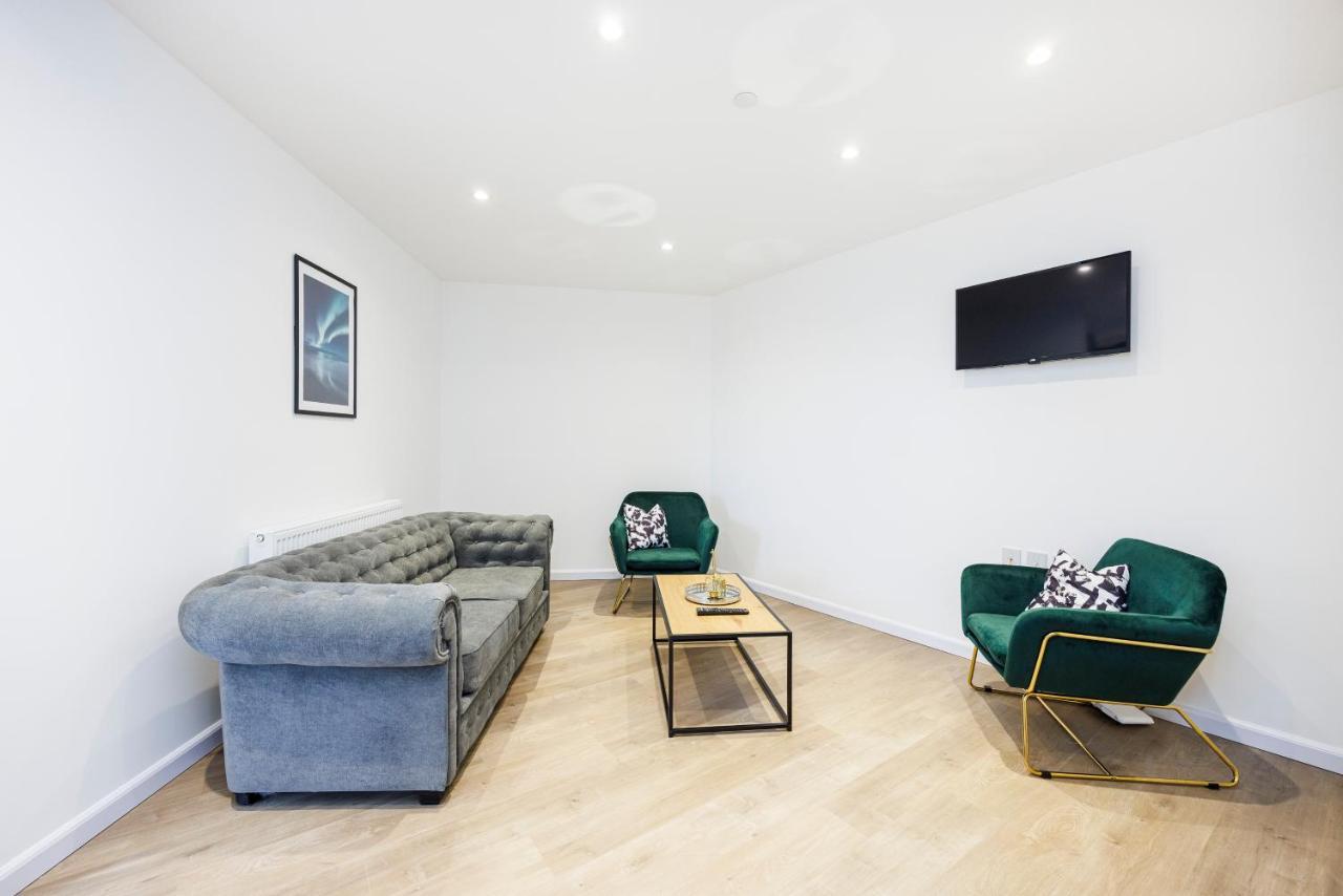 Cresta House - Modern Apartments ルートン エクステリア 写真