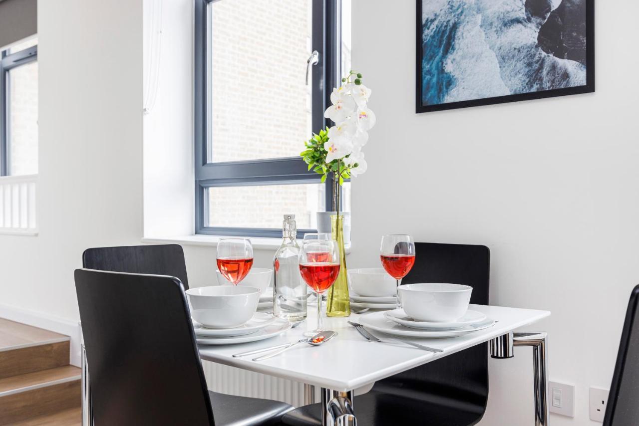 Cresta House - Modern Apartments ルートン エクステリア 写真