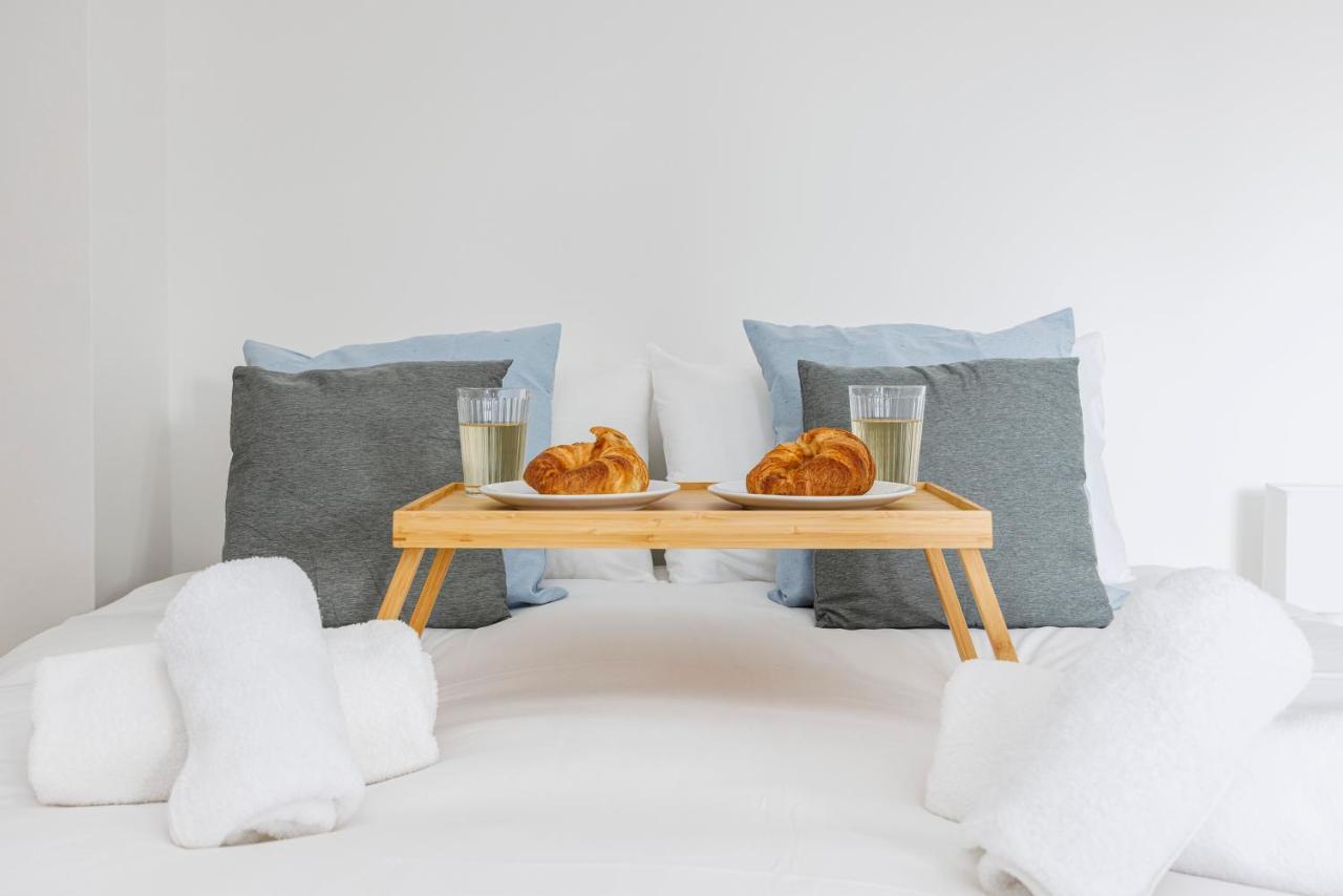 Cresta House - Modern Apartments ルートン エクステリア 写真