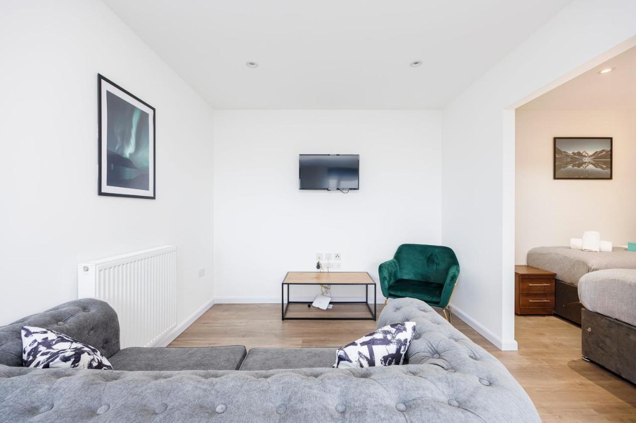 Cresta House - Modern Apartments ルートン エクステリア 写真