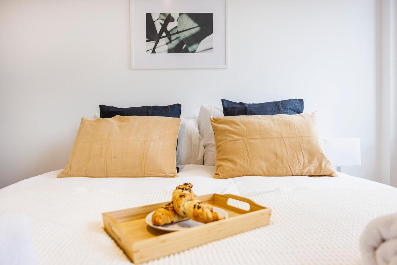 Cresta House - Modern Apartments ルートン エクステリア 写真