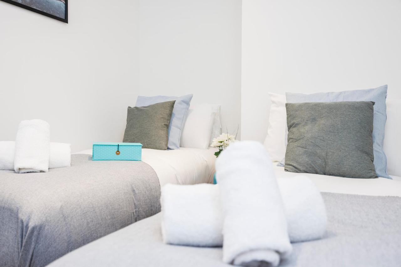 Cresta House - Modern Apartments ルートン エクステリア 写真