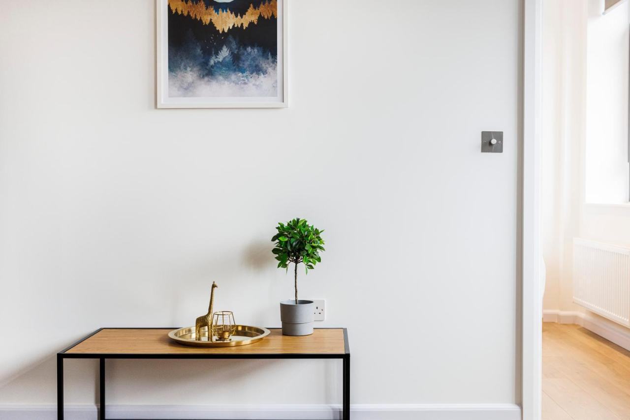 Cresta House - Modern Apartments ルートン エクステリア 写真
