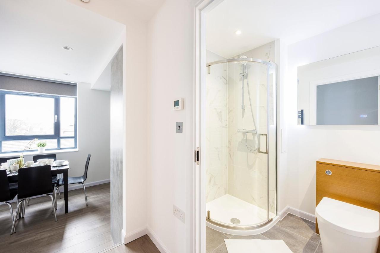 Cresta House - Modern Apartments ルートン エクステリア 写真