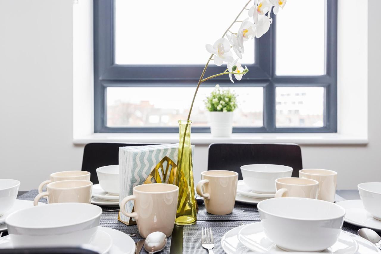 Cresta House - Modern Apartments ルートン エクステリア 写真